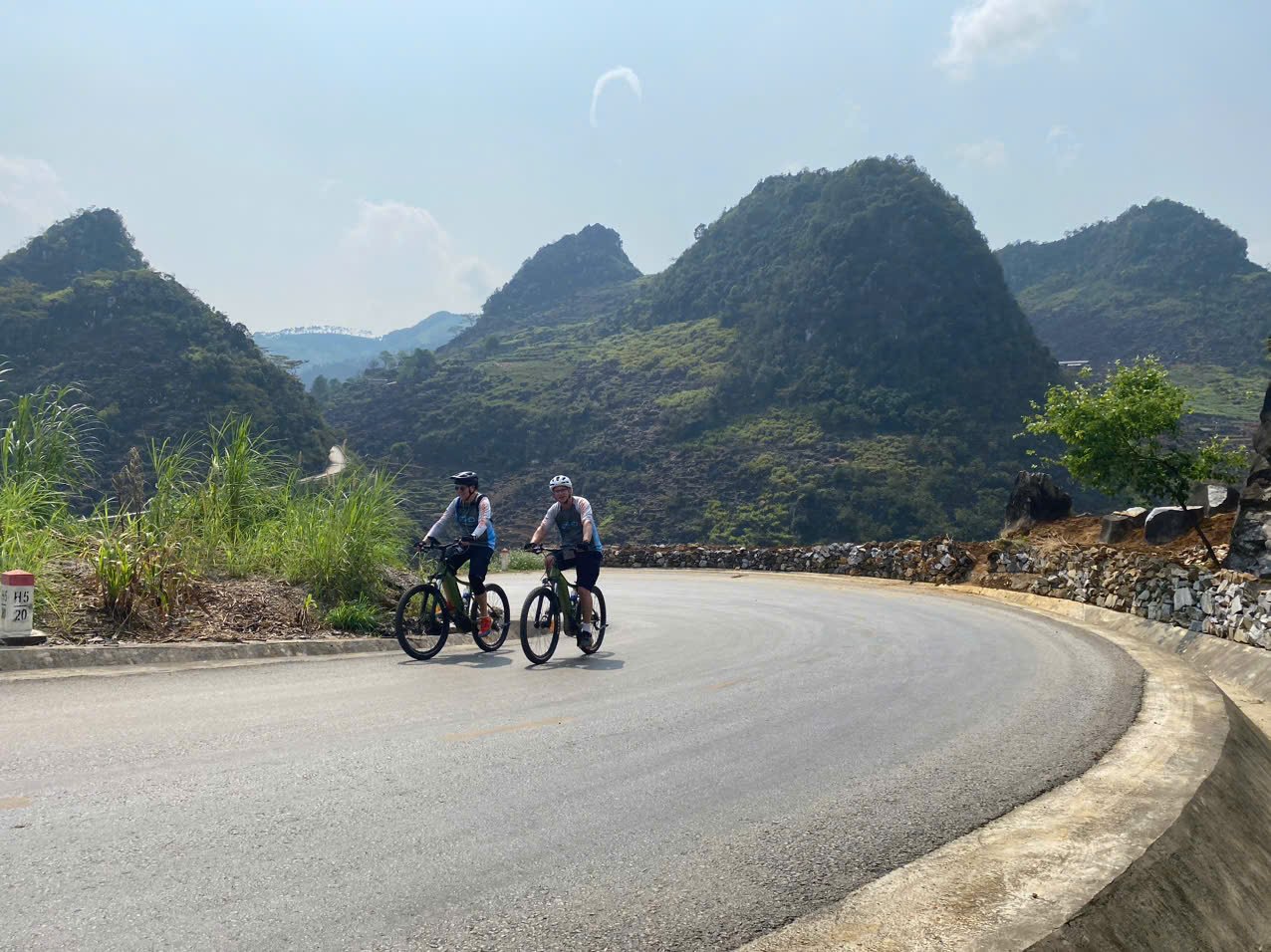 10-Day Ha Giang Loop & Hoang Su Phi Cycling Adventure